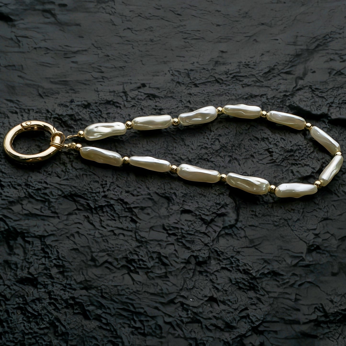 Baroque Pearl Beaded Phone Wrist Strap Irregular Pearl Beaded Lanyard Phone Chain Wristlet Strap Bracelet (Biwa Shaped)