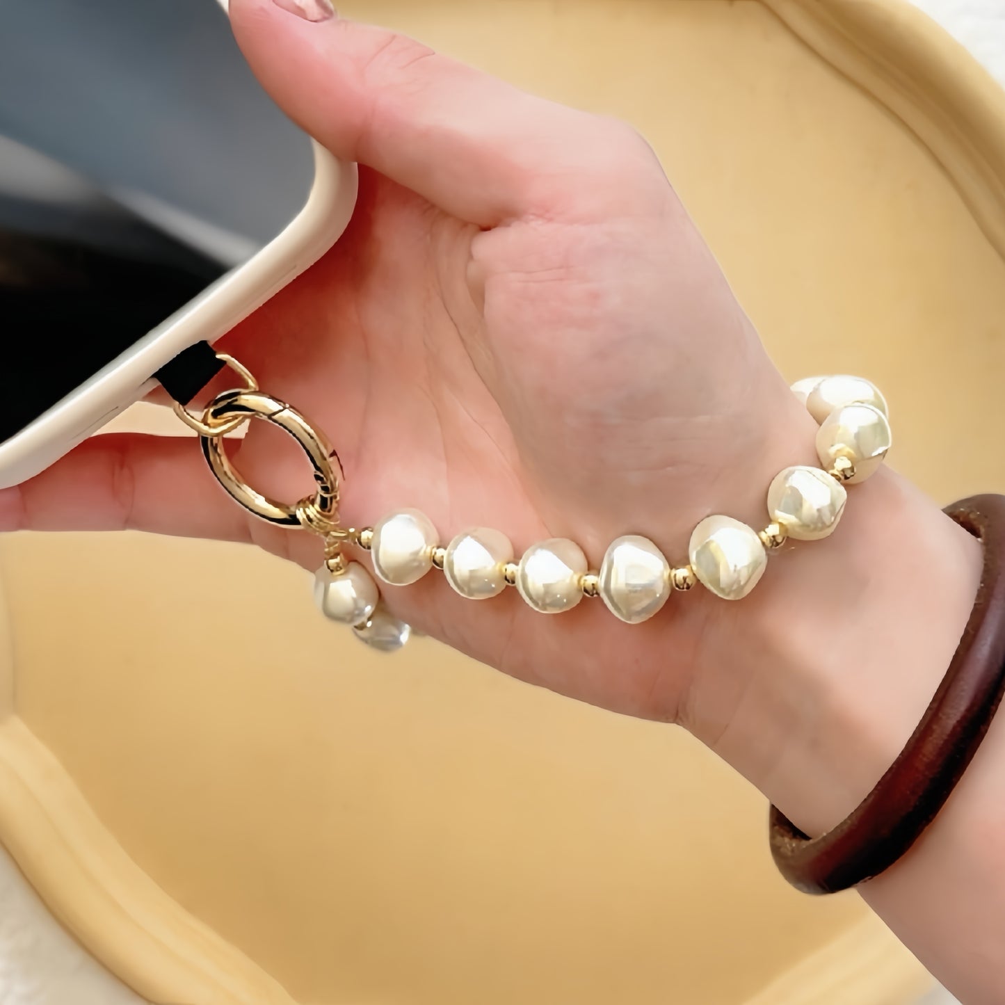 Baroque Pearl Beaded Phone Wrist Strap Irregular Pearl Beaded Lanyard Phone Chain Wristlet Strap Bracelet (Rock Shaped)